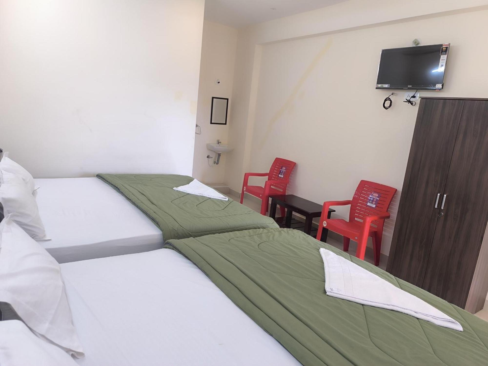 Hotel Vishnu Grand Tirupati Ngoại thất bức ảnh